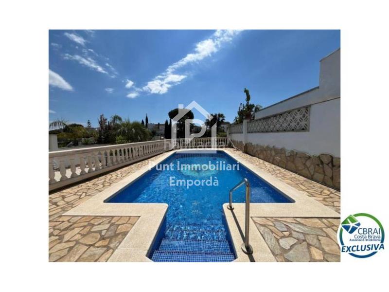 Foto 012098e5-545d-4bb0-a324-1a02eb1d220d. Casa  con vistas al canal en empuriabrva en Francolí - Freser - Noguera Empuriabrava