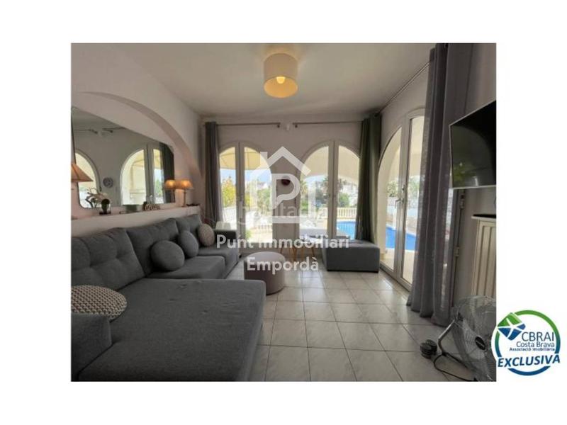 Foto da0bf157-55de-4c41-b173-e1faae77f905. Casa  con vistas al canal en empuriabrva en Francolí - Freser - Noguera Empuriabrava