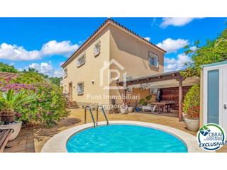 Casa  Del mas nou. Amplia casa con 5 dormitorios, garaje privado, jardín, terrazas