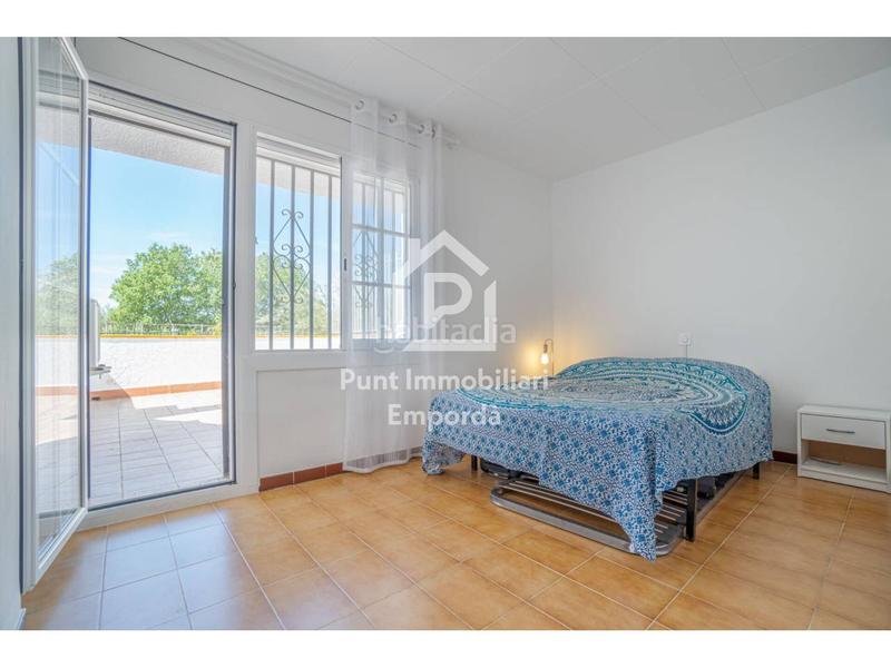 Foto a66b22e7-476e-41a6-9164-80a0e25751a4. Casa  de 3 habitaciones y piscina en roses en Empuriabrava