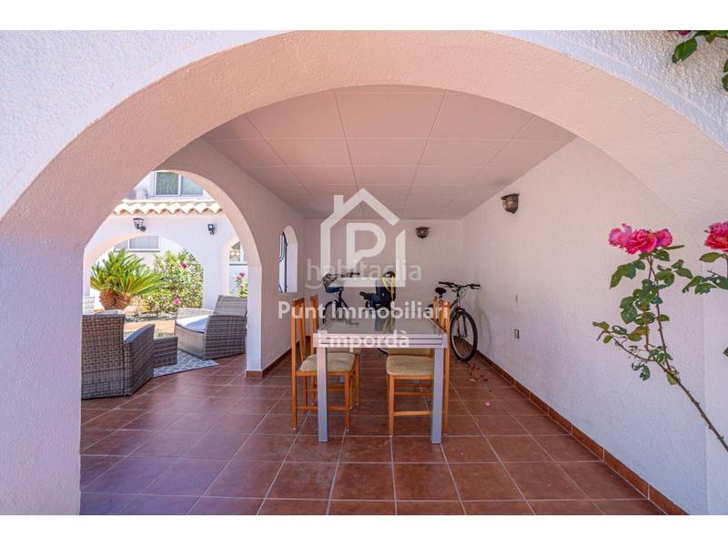 Foto d684d60a-0d14-4923-83b1-565de6ac9615. Casa  de 3 habitaciones y piscina en roses en Empuriabrava