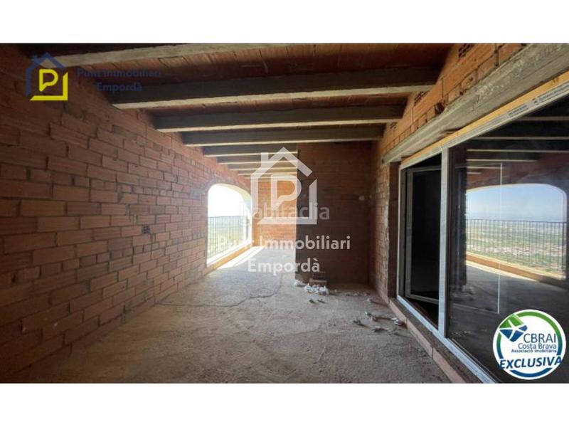 Foto 0160f4cd-7f48-4b22-a427-4bad499eae63. Haus mit parking in Nord Roses