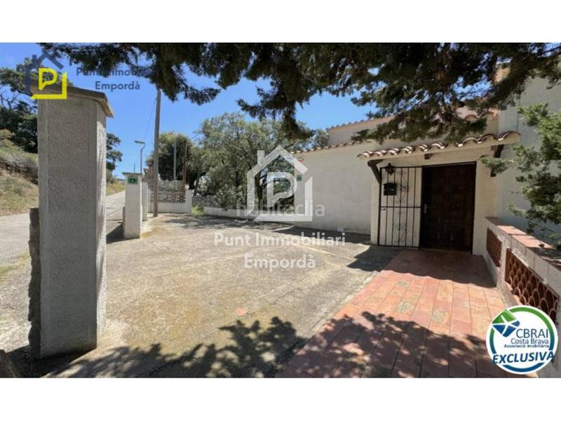 Foto 832976b5-4946-45f6-b68c-bf58a5fdf06d. Haus mit parking in Nord Roses