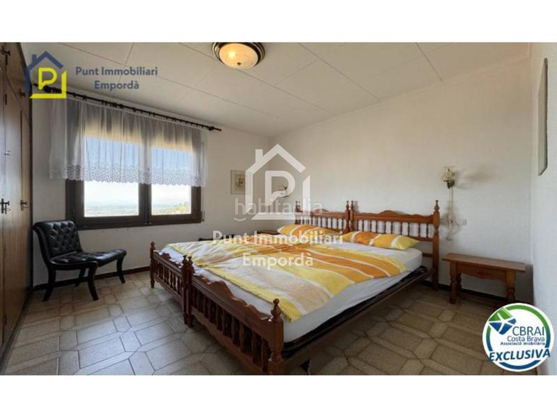 Foto b6dee366-95fa-4676-ac3c-9db0eb51ba11. Haus mit parking in Nord Roses