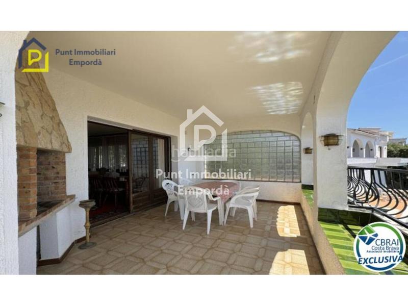 Foto b8ed9ee6-e328-4c2e-9319-67891eb65416. Haus mit parking in Nord Roses