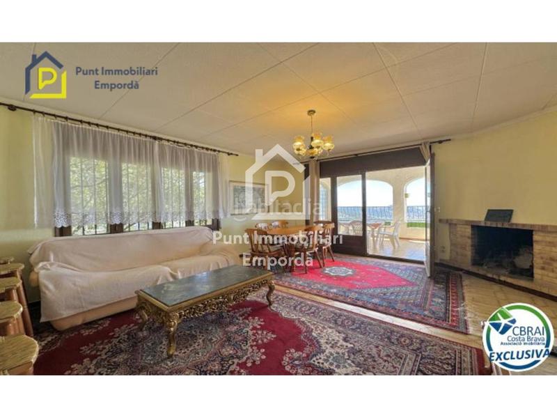 Foto dc7b17ae-7da0-4a4a-beac-e28f10eddc85. Haus mit parking in Nord Roses