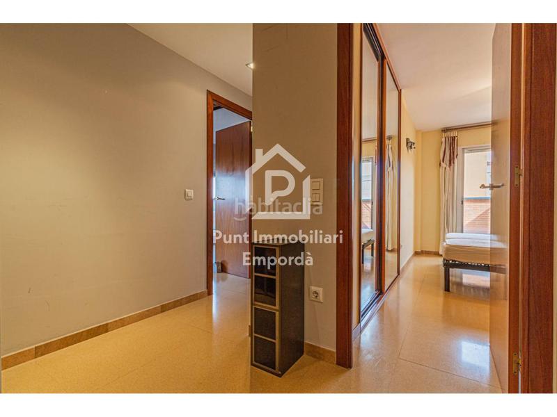 Foto 0e17108c-faf9-438d-bb85-7c8ee76d360a. Piso buscas un piso con terraza, luz natural y vistas a ? en Figueres