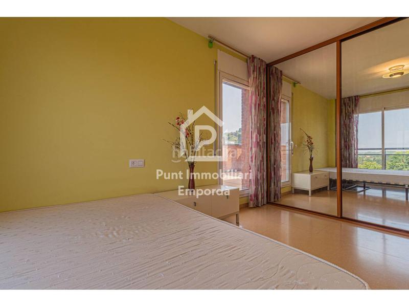 Foto 32addf31-89d5-4dce-be94-aa0d507291eb. Piso buscas un piso con terraza, luz natural y vistas a ? en Figueres