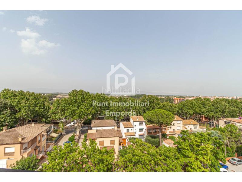 Foto 40ec8dd9-562a-4fb1-8613-9e6413600762. Piso buscas un piso con terraza, luz natural y vistas a ? en Figueres