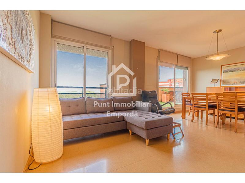 Foto 45d4605a-e5e8-4026-8be7-c62c15f0db11. Piso buscas un piso con terraza, luz natural y vistas a ? en Figueres
