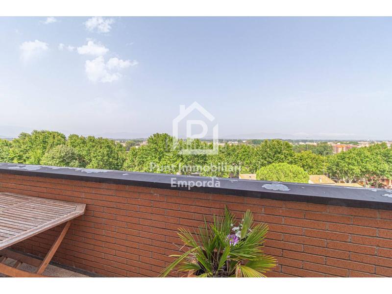 Foto 91c42ce5-9cf5-44a5-b939-0fa27f79a486. Piso buscas un piso con terraza, luz natural y vistas a ? en Figueres