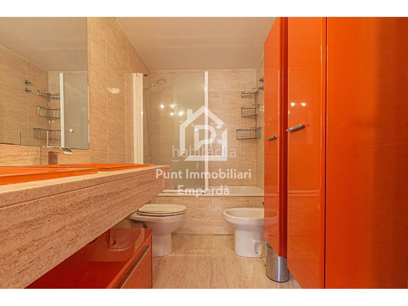 Foto e23d5919-fc9f-4b36-90fd-3789281b3410. Piso buscas un piso con terraza, luz natural y vistas a ? en Figueres