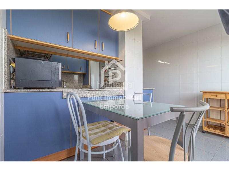 Foto ef441d82-7a8e-4270-a488-7cf491a879bb. Piso buscas un piso con terraza, luz natural y vistas a ? en Figueres