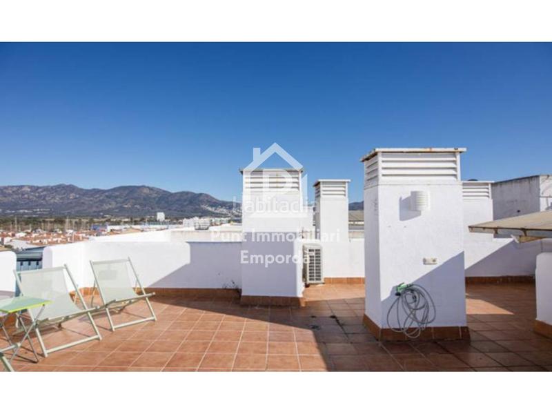 Foto 52f57f01-158e-4089-93f3-8e67219ae0d6. Piso dúplex en venta en Santa Margarida con licencia turística! en Roses