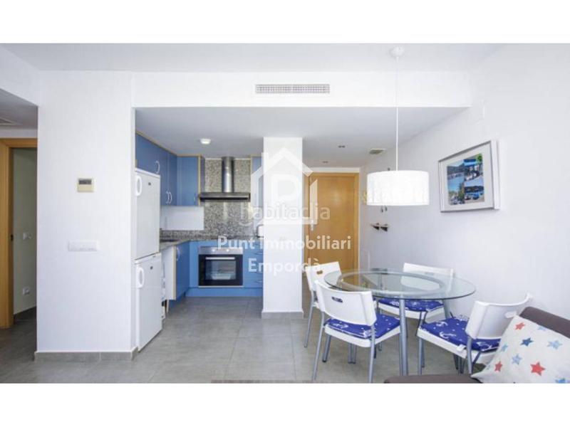 Foto b29de680-2d79-4867-adea-1715d76751b2. Piso dúplex en venta en Santa Margarida con licencia turística! en Roses