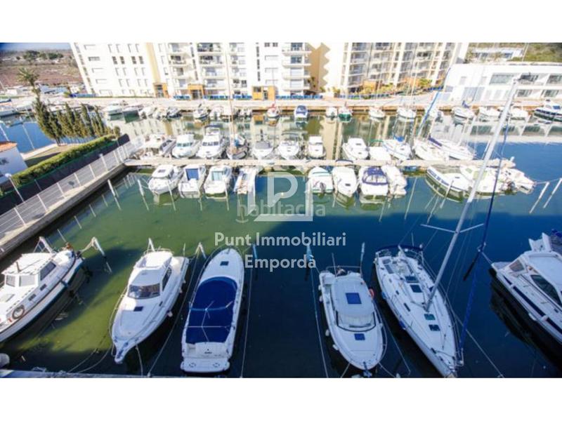Foto ea8575bb-bb39-4651-8fdd-536e5e5225eb. Piso dúplex en venta en Santa Margarida con licencia turística! en Roses