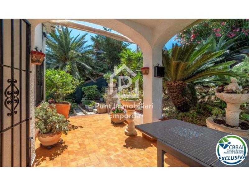 Foto 463f47cc-274a-444a-8e53-834f396a967e. Casa con parcheggio in Port de la Selva (El)