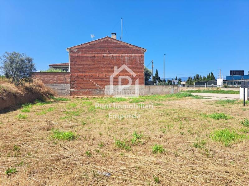 Foto 00b6396f-6450-4d93-b1a1-f837e68a1c4d. Solar industrial parcela edificable en venta en els hostalets 587 m en Llers