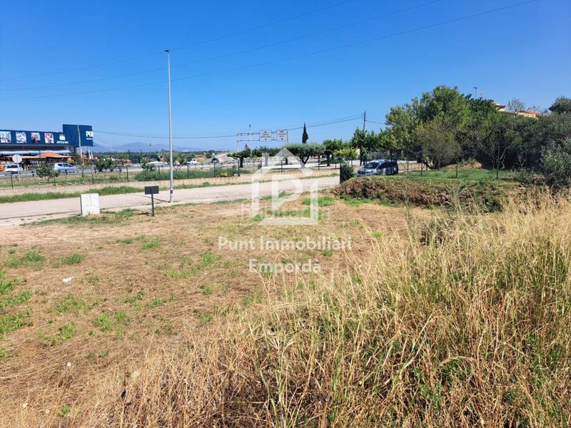 Foto 6e5a0175-3a08-4b06-a244-ff5841691ef8. Solar industrial parcela edificable en venta en els hostalets 587 m en Llers