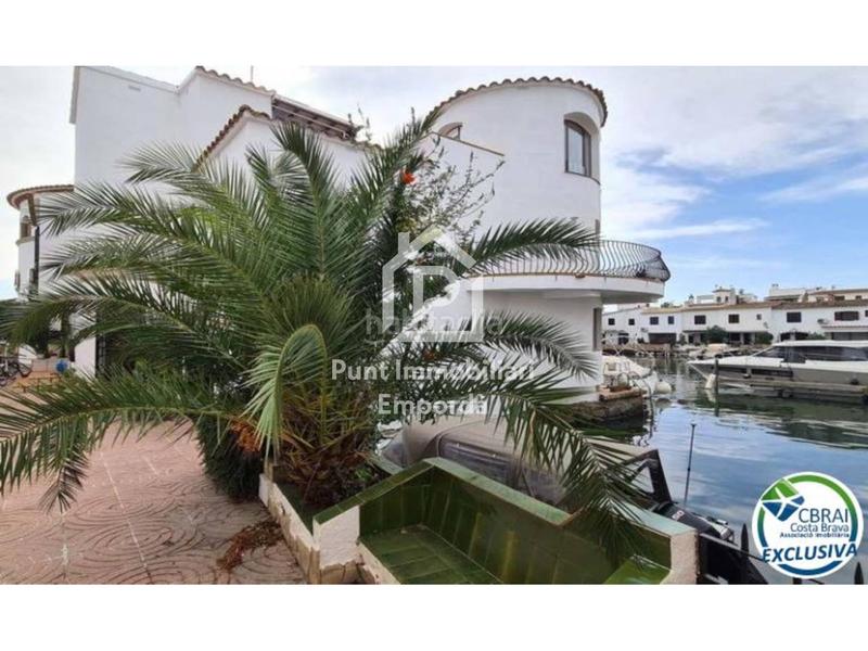 Foto cbe2a562-df66-41dc-a69e-cfd57c08dd5c. Casa con riscaldamento in Port Grec - Port Moxó Empuriabrava