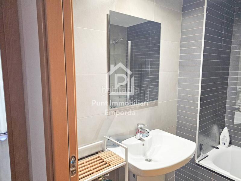 Foto b156989d-4b2a-48b3-885c-e143020671fc. Piso especial inversores inmueble alquilado en Carretera de Roses-Fossos Figueres