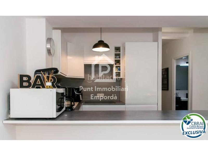 Foto 0dc0626a-6b64-4784-b581-22dc5bc842fb. Apartament amb piscina a Moxó - Sant Mori Empuriabrava