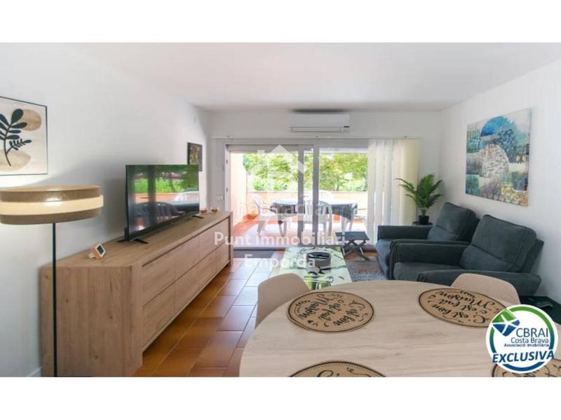 Foto 95509527-f067-468f-b0e5-7c13859f0af5. Apartament amb piscina a Moxó - Sant Mori Empuriabrava