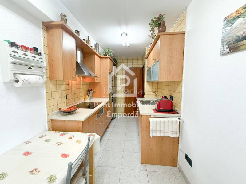 Foto ba7fab26-07ab-471b-997a-62e8527a4195. Piso fantástico piso en venta en la zona rally sur en Figueres
