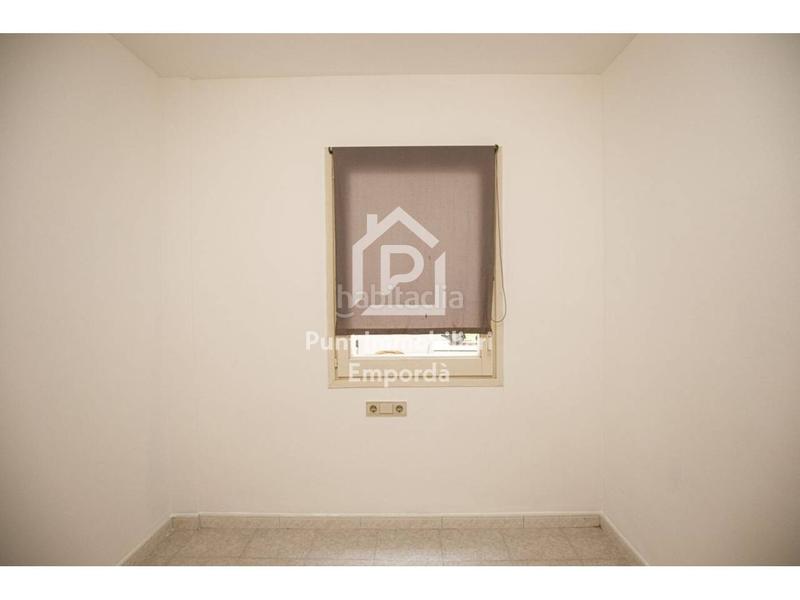 Foto 120e6ea2-a612-487d-921e-11916a9fbd46. Piso  en venta en Creu de la Mà Figueres