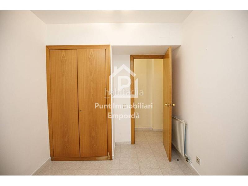 Foto 4fd86a9d-3c4f-4542-a0d8-88520a8002ad. Piso  en venta en Creu de la Mà Figueres