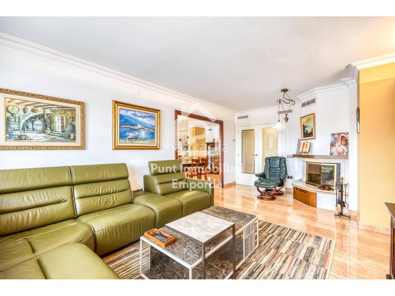 Foto 010c709c-a5ab-416a-b5c2-13e60c7cd2fc. Piso  de 177m2 situado en edificio máximo en Creu de la Mà Figueres