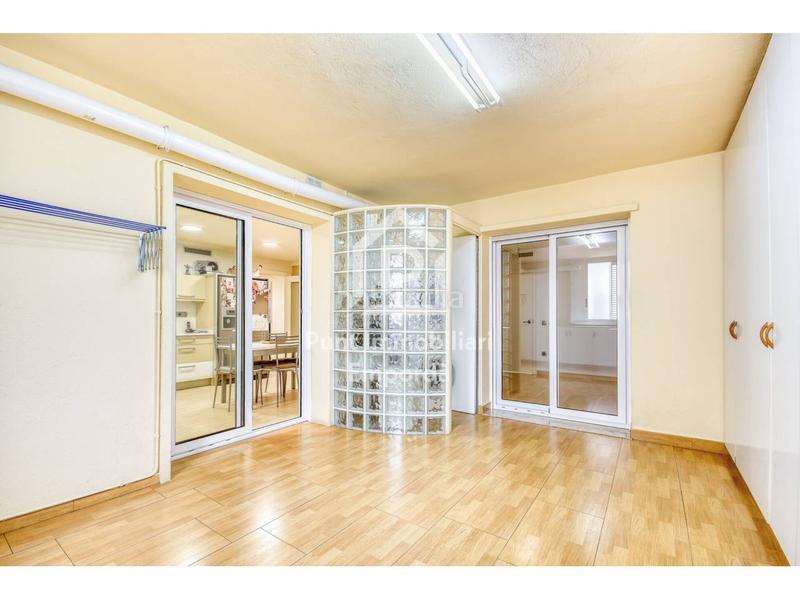 Foto 13590b01-eef9-4508-a101-9d2d57839a87. Piso  de 177m2 situado en edificio máximo en Creu de la Mà Figueres