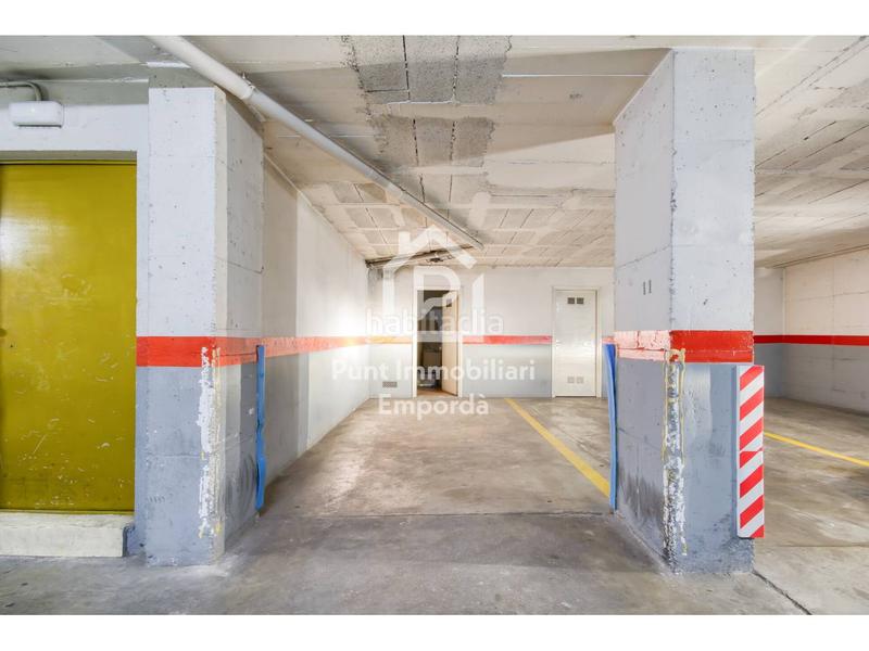 Foto 8f468d2d-6b3c-4638-b9e1-489735d7f09d. Piso  de 177m2 situado en edificio máximo en Creu de la Mà Figueres