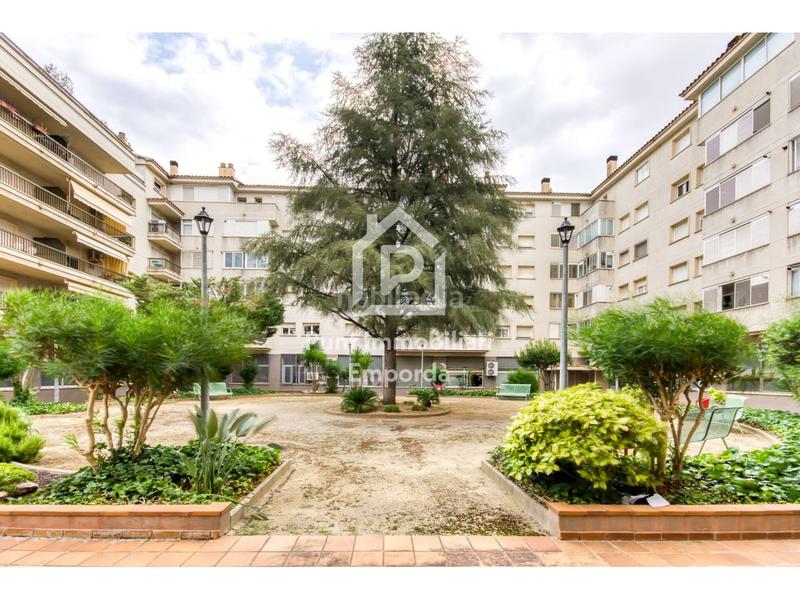 Foto d95651eb-009e-4bcd-b525-8974a2b01a24. Piso  de 177m2 situado en edificio máximo en Creu de la Mà Figueres