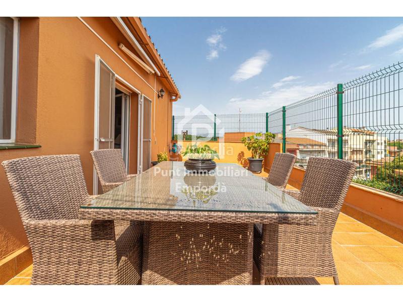 Foto 620a2b1c-36ac-417f-8bfb-adcabdc060df. Duplex dans Eixample-Horta Capallera Figueres