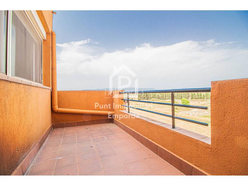 Foto a07dcaf8-4b5a-4b73-8d3b-6ef7c6e54d23. Duplex dans Eixample-Horta Capallera Figueres