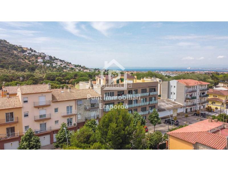 Foto 75560f5a-5ee2-4cfb-8da1-585b629b413d. Duplex con parcheggio in Els Grecs-Mas Oliva Roses