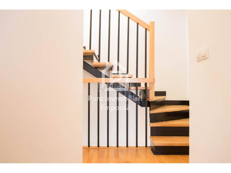 Foto b9ccf765-61a4-4543-ba6e-9a7b43b579c8. Duplex con parcheggio in Els Grecs-Mas Oliva Roses