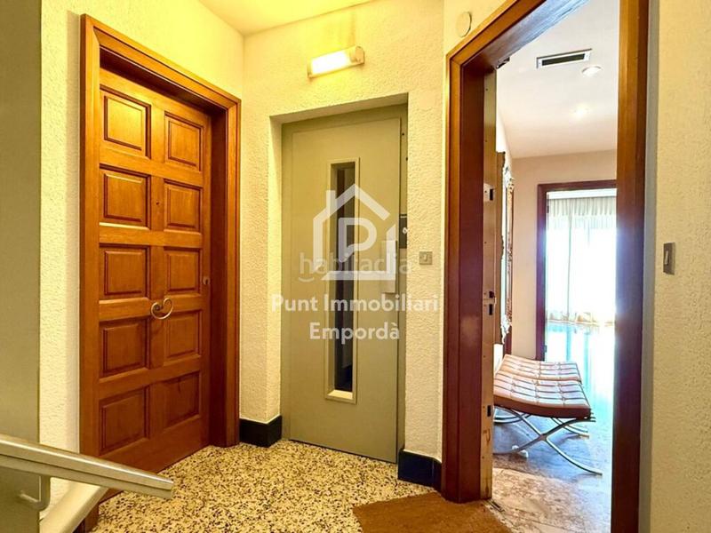 Foto 7405a334-04cf-4e69-8d33-502ff146274c. Appartement avec parking dans Centre Figueres