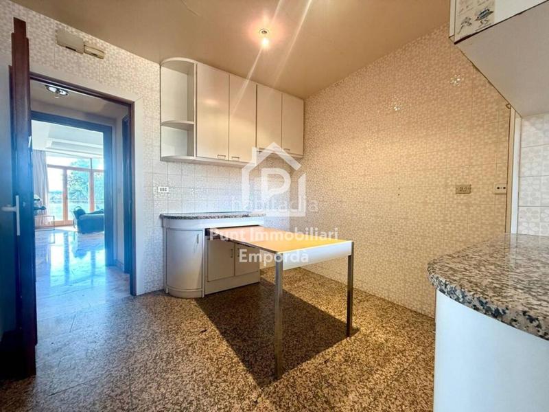 Foto 9363cf71-63c0-4daa-9eba-12658038ba81. Appartement avec parking dans Centre Figueres