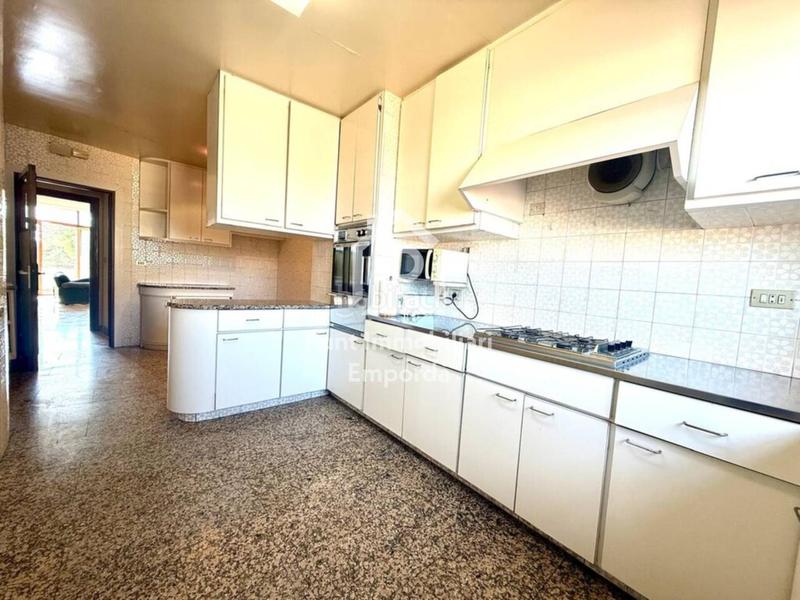 Foto b30aebc2-279c-4149-ad7c-1d4f05573d01. Appartement avec parking dans Centre Figueres