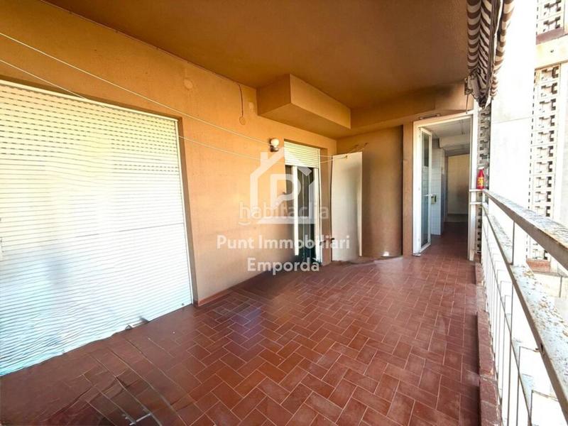 Foto c3f9956b-1129-49bb-9c56-fcdac9ce58d8. Appartement avec parking dans Centre Figueres