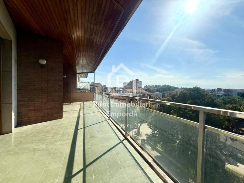 Foto da96fa48-6204-41e3-ae98-888ef042f3b5. Appartement avec parking dans Centre Figueres