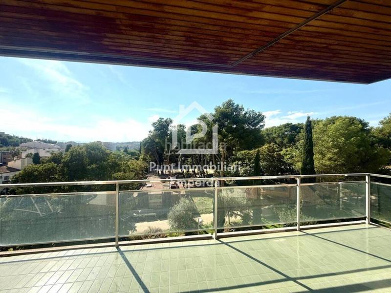 Foto f829bb50-c881-428e-8893-377201b0df0f. Appartement avec parking dans Centre Figueres