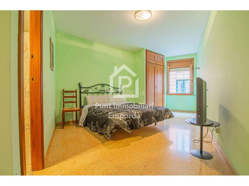 Foto 474fc94a-e189-4659-974d-e47cc9916995. Flat with heating in Centre Figueres