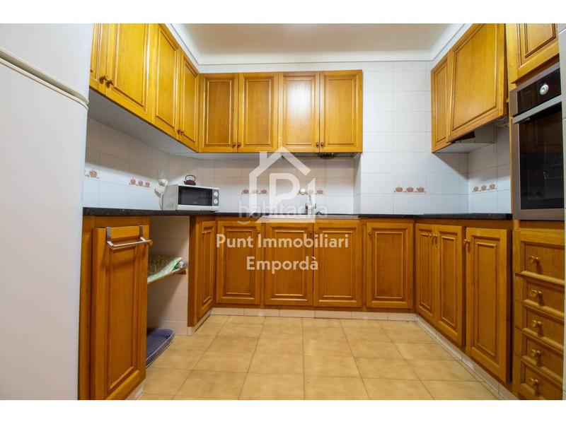 Foto d3a7d0c4-55ca-4ed6-b84c-1600c417aec6. Flat with heating in Centre Figueres