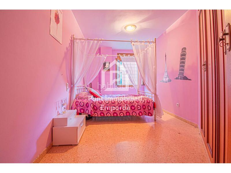 Foto fdfc8758-caf1-4580-8406-7fd9a8fc45a3. Flat with heating in Centre Figueres