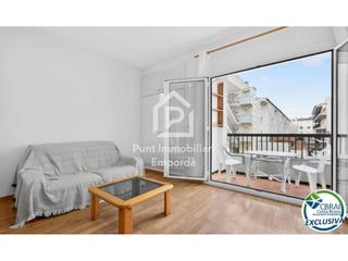 Apartament  Poblat típic. Apartamento reformado de un dormitorio en royal marine, uno de l