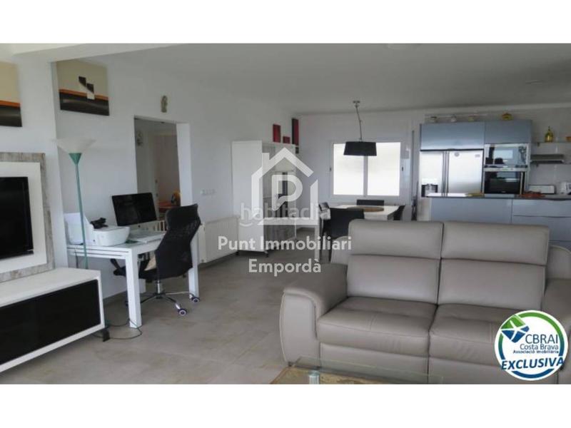 Foto 0cbf8945-89af-4e39-abf0-53b122a95ef8. Haus mit pool in Nord Roses