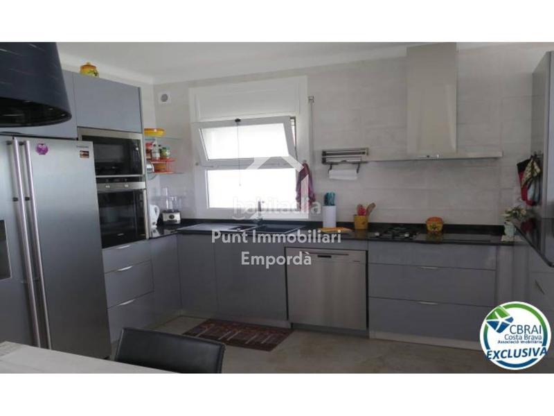 Foto 124b3ce4-48d3-4513-b43c-fa6acb4e2c33. Haus mit pool in Nord Roses